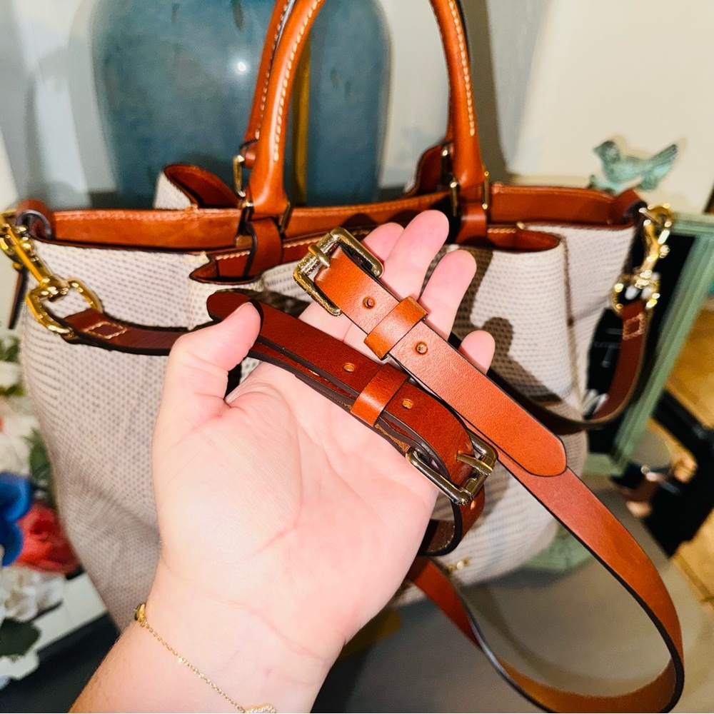 Dooney & Bourke Lizard Embossed Large Leather Barlow convertible bag - like New - Picture 5 of 16